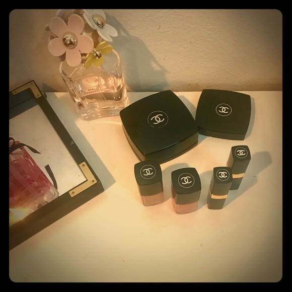 Coco Chanel Rouge Shine Lipstick 54 Boy